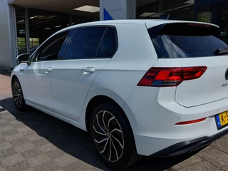 Volkswagen Golf 1.5 TSI 131pk 1st Edition | Origineel NL | Navi | Apple Carplay+Android Auto | Clima | Adap.Cruise | Led Koplampen | Stoel+Stuurwielverwarming | Rijstrook+Licht+Regensensor | Privacy Glass - afbeelding nr 44