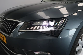 Škoda Superb Škoda Superb Combi 2.0 TDI Business Edition | Panoramadak | ACC | Canton | Camera - afbeelding nr 26