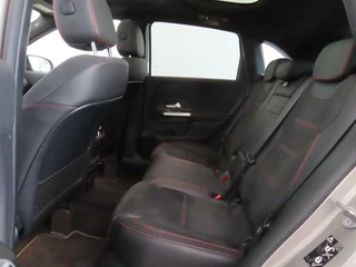 Mercedes-Benz B-Klasse Mercedes B-klasse 200 163pk AUTOM. Business Solution AMG SFEER VERLICHTING I PANO I GR. NAVI I FULL OPTIONS - afbeelding nr 15