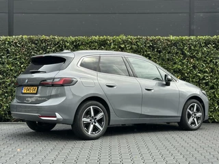 BMW 2 Serie BMW 2-serie Active Tourer 223i, NIEUW MODEL, NL AUTO, NAP, PANO, LEDER, NAVI, CRUISE, ECC-AIRCO, LED, CAMERA, ELEKTRISCHE KOFFERKLEP, LICHTMETAAL 18 - afbeelding nr 2