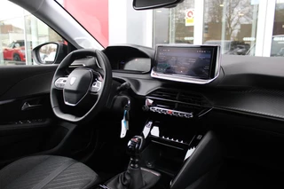 Peugeot 208 Peugeot 208 1.2 100PK ALLURE | ACHTERUITRIJ CAMERA | NAVIGATIE | DRAADLOZE APPLE CARPLAY/ANDROID AUTO | CLIMATE CONTROL | DAB+ RADIO | LICHTMETALEN VELGEN | CRUISE CONTROL | LED KOPLAMPEN | VERKEERSBORDEN HERKENNING | PARKEERSENSOREN VOOR EN ACHTER | - afbeelding nr 26