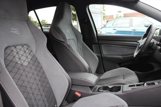 Volkswagen Golf Volkswagen Golf 1.5 eTSI 150pk 7-DSG R-Line Business - afbeelding nr 36