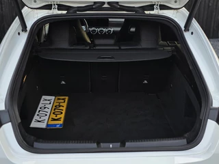 Mercedes-Benz CLA Mercedes CLA-klasse Shooting Brake 220 2.0 AMG pak| Trekhaak - afbeelding nr 31