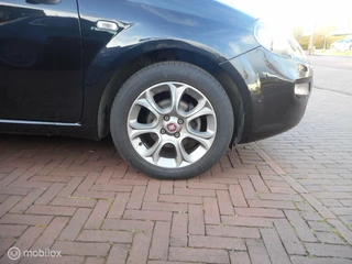Fiat Punto Fiat Punto TwinAir Turbo 100 Lounge NAVI+RESERVEWIEL+METALLIC - afbeelding nr 12