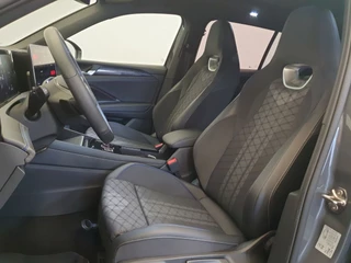 Volkswagen Tiguan Volkswagen Tiguan 1.5 eTSI 150pk DSG/AUT R-Line Wegklapbare trekhaak, Panoramadak, 360 camera - afbeelding nr 15