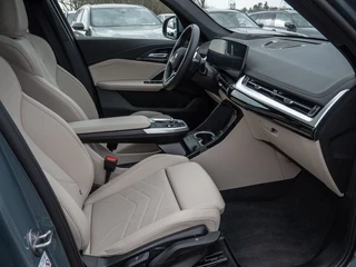 BMW iX1 TREKH, ACC, HiFi, 20-inch LMV ** 24k onder NP - EX BMW-AG ** ** INFORMEER OOK NAAR ONZE AANTREKKELIJKE FINANCIAL-LEASE TARIEVEN ** - afbeelding nr 4