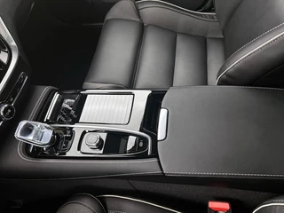 Volvo V60 Volvo V60 2.0 T6 AWD Plus Dark | 360° Camera | Panoramadak | Harman/Kardon - afbeelding nr 9