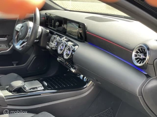 Mercedes-Benz A-Klasse Mercedes A-klasse 180 AUT AMG Pano Night Carplay Ambient - afbeelding nr 12