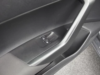 Volkswagen Polo Volkswagen Polo 1.0 Trendline URANO GREY / AIRCO / BLUETOOTH / LIMITER / ELEK RAMEN / NL-AUTO - afbeelding nr 22