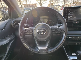 Toyota Yaris Head-up Display, Stoelverwarming, 16inch velgen , All-in Rijklaarprijs - afbeelding nr 20