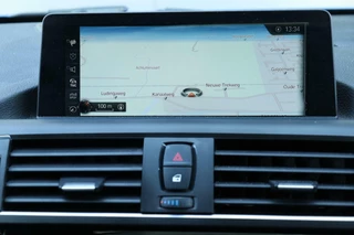 BMW 1 Serie BMW 1-serie M140i LCI / VOL! / RWD / Camera / H&K / Pano / 18