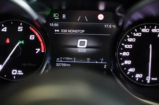 Alfa Romeo Stelvio Alfa Romeo STELVIO 2.0 T AWD 6C Villa d'Este / Acc / Lane Assist / HK / Dode Hoek / Camera / Open Panoramadak / Led / Pdc / 20 Inc - afbeelding nr 25