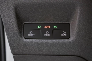 Volkswagen Crafter Volkswagen Crafter 2.0 TDI 177PK Automaat L3H3 Comfortline 2x LED | NAVI | Ergo. bestuurdersstoel | Camera | Trekhaak | - afbeelding nr 21