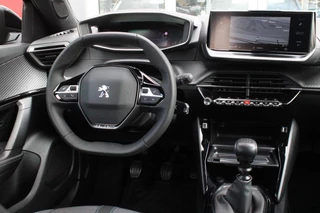 Peugeot 2008 Peugeot 2008 1.2 100PK ALLURE PACK | TREKHAAK | NAVIGATIE | APPLE CARPLAY/ANDROID AUTO | 3-D INSTRUMENTENPANEEL | ACHTERUITRIJ CAMERA | CRUISE CONTROL | LED KOPLAMPEN | CLIMATE CONTROL | 17