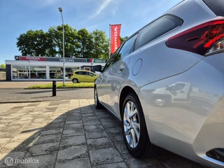 Toyota Auris Toyota Auris Touring Sports 1.8 Hybrid, Dealer onderhouden! - afbeelding nr 30
