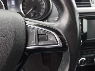 Škoda Octavia TREKHAAK / NWE D-RIEM / STOELVERW / NAVI / CLIMA / PDC / NL-AUTO - afbeelding nr 21