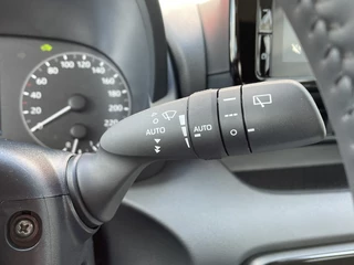 Toyota Yaris Toyota Yaris 1.5 Hybrid 115 Active Plus | Stuur + Stoelverwarming | Sensoren - afbeelding nr 12
