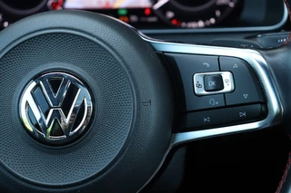 Volkswagen Golf Volkswagen Golf 7.5 GTI Performance / Vol Opties! / 245PK! / DSG / ACC / Pano / DynAudio / Virtual Cockpit / Navi / 19