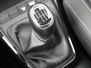 Kia Stonic - Navigatie - Camera - Climate control - Privacy glass - Keyless entry - Fabrieksgarantie tot 05-2029 - afbeelding nr 30
