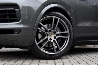 Porsche Cayenne | Panoramadak | Sport Chrono | Achterasbesturing | 21'' Velgen | Leder Dashbord | Orig. NL | - afbeelding nr 34