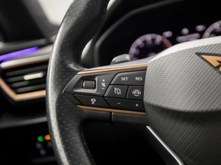 CUPRA Formentor 150Pk Automaat (APPLE CARPLAY, GROOT NAVI, SFEERVERLICHTING, LEDER, CAMERA, SPORTSTOELEN, STUUR/STOELVERWARMING, GETINT GLAS, KEYLESS, ADAPTIVE CRUISE, NIEUWSTAAT) - afbeelding nr 19