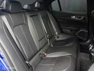 Alfa Romeo Giulia Alfa Romeo Giulia 2.0 T GME AWD Ti 280 pk I Leder I Navi I - afbeelding nr 11
