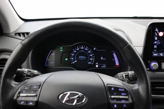 Hyundai Kona Hyundai Kona Electric Premium 64 kWh - Carplay, Camera, Leer, Stoelverw. - afbeelding nr 18