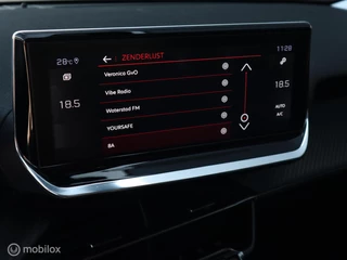 Peugeot 2008 Peugeot 2008 1.2PT 101 PK H6 Allure Navi 1/2Leer DonkerGlas 17