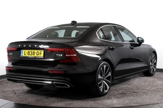 Volvo S60 Volvo S60 2.0 T5 250 PK Intro Edition - Automaat | Dig. Cockpit | Adapt. Cruise | Leder | Elek. bestuurderstoel met geheugen | Stoelverw. | PDC | Camera | NAV + App. Connect | ECC | DAB | Elek. Trekhaak | LM 19
