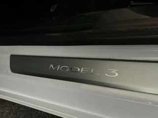 Tesla Model 3 Tesla Model 3 Standard RWD Plus 60 kWh | Panoramadak |  | Soh (batterijcheck) 90,2 % - afbeelding nr 26