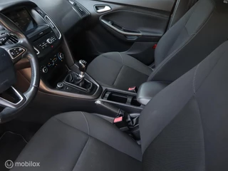 Ford Focus Ford Focus Wagon 125 PK H6 Chroom Trekhaak Lichtmetalen Velgen Parkeersensor - afbeelding nr 19
