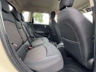 MINI One Mini 1.5 One First PARKEERSENSOREN / LMV / STOELVERWARMING / AIRCO - afbeelding nr 28