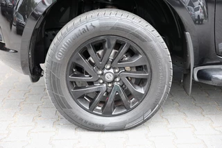 Nissan Navara Nissan Navara 2.3 DCI DUBBEL CABINE N-GUARD A/T BE TREKKER 5 SITZ 4WD VAN - afbeelding nr 3