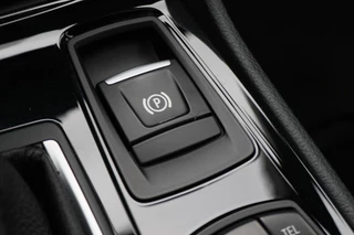 BMW 2 Serie BMW 2 Serie Active Tourer 218i Essential Climate, Panoramadak, Stoelverwarming, Bluetooth, Navigatie, Trekhaak, 16'' - afbeelding nr 48