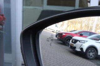 Peugeot 208 Peugeot 208 1.2 PureTech GT | NAVIGATIE | APPLE CARPLAY/ANDROID AUTO | DODEHOEK DETECTIE | FULL LED KOPLAMPEN | KEYLESS ENTRY/START | PARKEERSENSOREN VOOR EN ACHTER | CRUISE CONTROL | DAB+ RADIO | - afbeelding nr 21