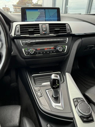 BMW 3 Serie BMW 320i Touring AUT M-Sport Stoelvw Pano NaviProf Trekhaak - afbeelding nr 18