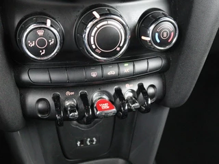 MINI Cooper Mini Cooper 1.5 Business | Navigatie | Airco |  Cruise control | Bluetooth | Lichtmetalen velgen - afbeelding nr 8