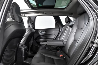 Volvo XC60 | S/K-Panodak | Dig. Cockpit | Adapt. Cruise | Memory Stoelen | Elek. Klep | Stoel-+stuurverw. | Camera | NAV+App. Connect | LM 19