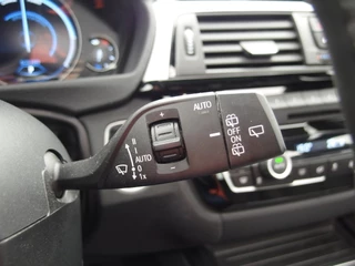 BMW 3 Serie BMW 3 Serie Touring 320i High Executive AUTOMAAT / M-SPORT / LCI / VIRTUAL / CAMERA / PANORAMADAK / FULL LED / LEDER / STOELVERW / NL-AUTO / 1STE EIG - afbeelding nr 28