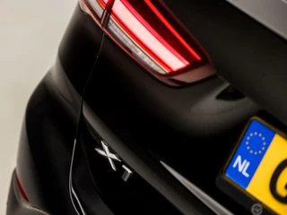 BMW X1 221Pk Automaat (GROOT NAVI, CLIMATE, ALCANTARA, ELEK ACHTERKLEP, SPORTSTOELEN, PARKEERSENSOREN, LED KOPLAMPEN, DAB+, NIEUWSTAAT) - afbeelding nr 30