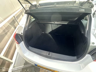 Opel Astra Opel Astra 1.6 Business+ - afbeelding nr 5