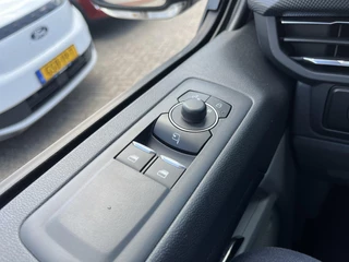 Ford Transit Custom Ford Transit Custom 320 2.0 TDCI L2H1 Limited | 136pk | Trekhaak | Driver Assistance Pack Premium | Stuurwielverwarming | Stoel - Bank | Achteruitrijcamera - afbeelding nr 24
