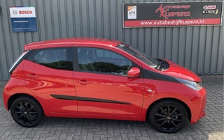 Toyota Aygo Toyota Aygo 1.0 VVT-i x-play Lm.Velgen.Camera.Airco.Electr.pakket.Apple carplay - afbeelding nr 3