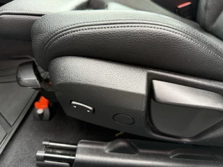 BMW 3 Serie BMW 320i Touring AUT M-Sport Stoelvw Pano NaviProf Trekhaak - afbeelding nr 38