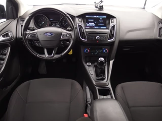 Ford Focus TREKHAAK / NAVI / CLIMA / PDC / BLUETOOTH / CRUISE - afbeelding nr 7