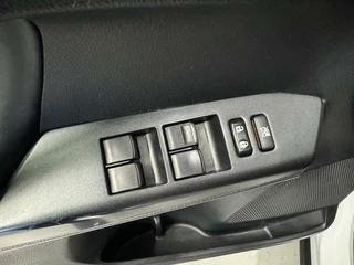 Toyota RAV4 Toyota RAV4 2.5 Hybrid Executive Business / Leder / Navi - afbeelding nr 37