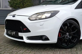 Ford Focus Ford Focus 2.0 ECOB. ST-3 - 250PK - NW. CILINDERKOP - APK 03-01-2026 - afbeelding nr 21