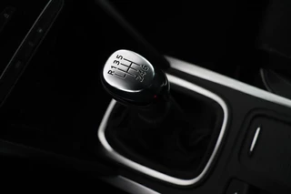 Renault Mégane Renault Mégane 1.3 TCe Bose | Trekhaak | Camera | Navigatie |  Keyless | Massage | Carplay | Dodehoek detectie | Climate control | Cruise control - afbeelding nr 18