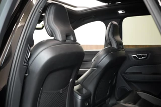 Volvo XC60 Volvo XC60 2.0 T8 AWD R-Design Lucht|Pano|Memory|Leder|Dodehoeksdetectie|Camera - afbeelding nr 14