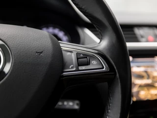 Škoda Octavia (APPLE CARPLAY, NAVIGATIE, CLIMATE, GETINT GLAS, SPORTSTOELEN, PARKEERSENSOREN, CRUISE, NIEUWE APK, NIEUWSTAAT) - afbeelding nr 17